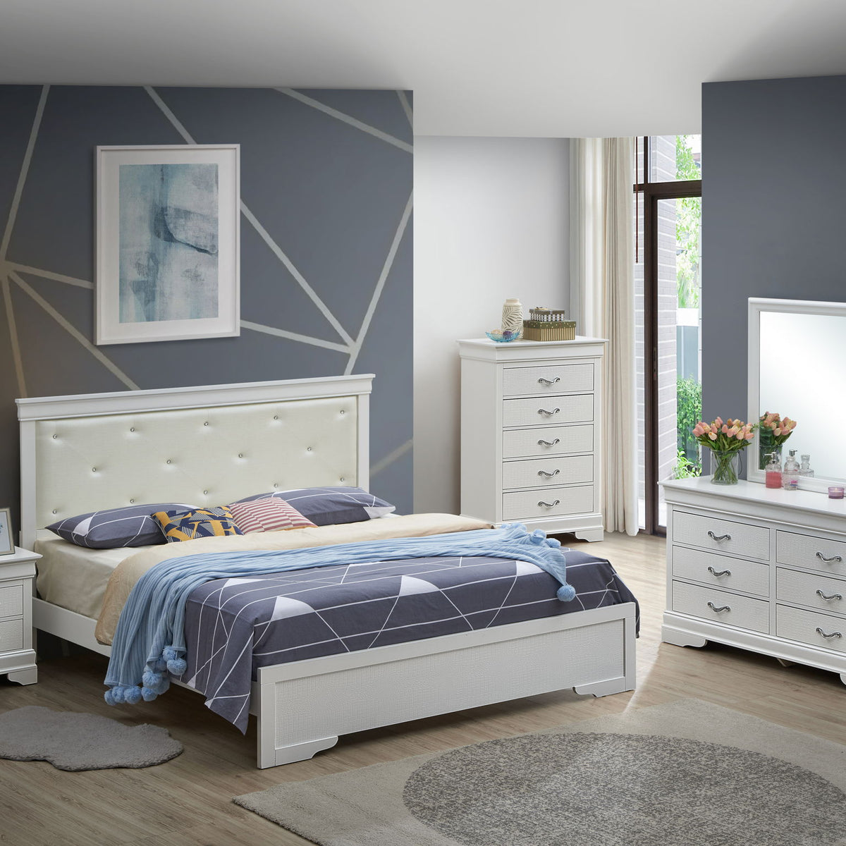 Chic Elegantly Designed Transitional Bed