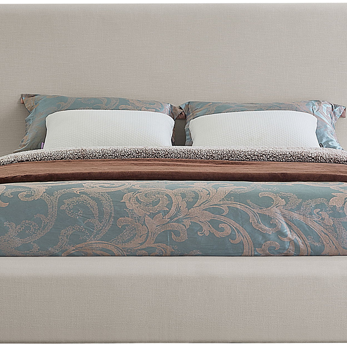 Devin - Bed