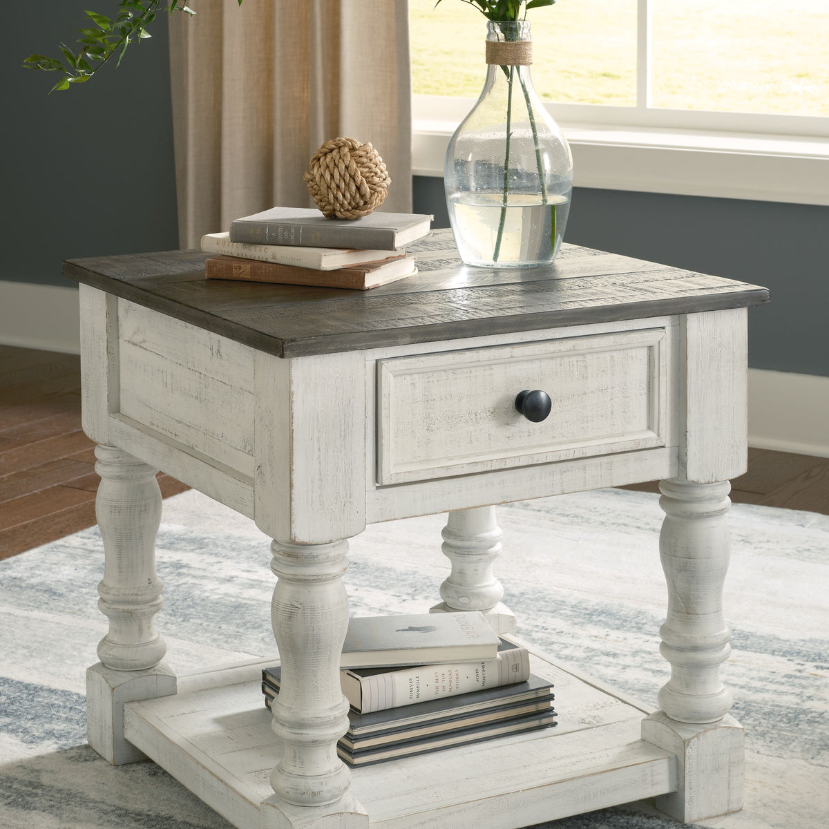 Havalance - Square End Table - White / Gray