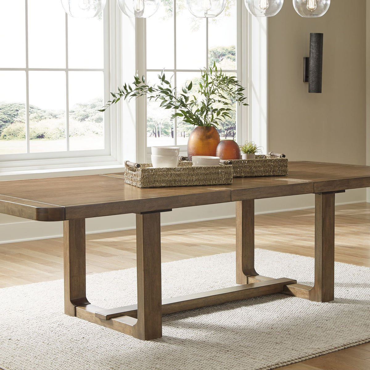 Cabalynn - Dining Room Set