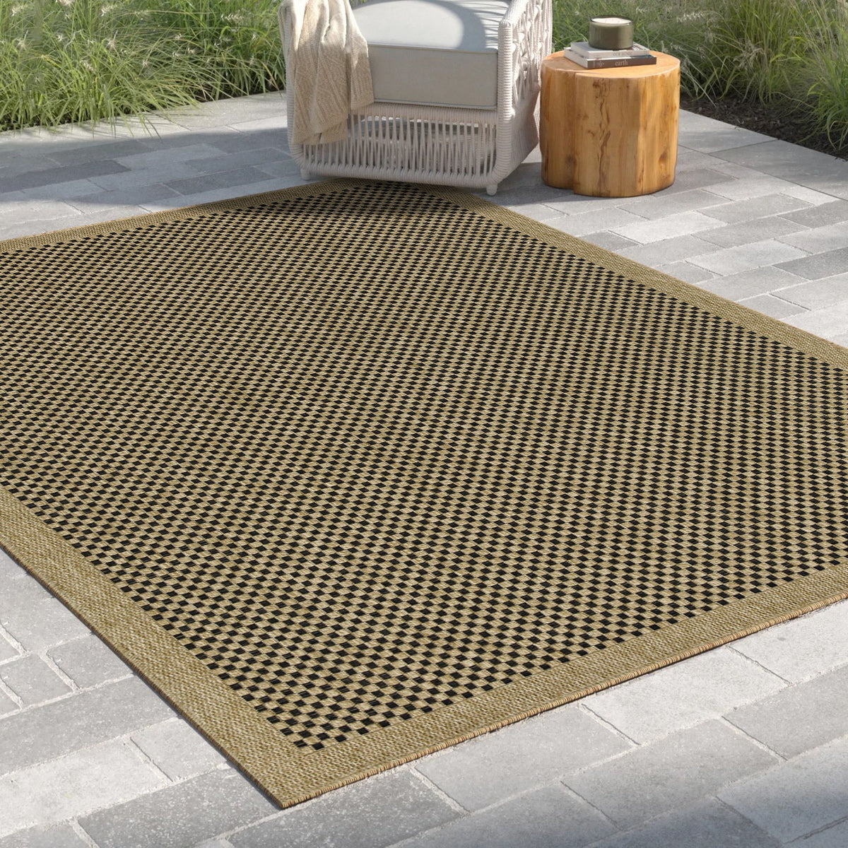 Earth - 5'3" X 7'3" Indoor, Outdoor Area Rug, Polypropylene - Jute / Black