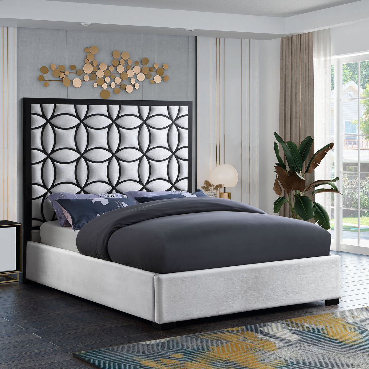 Taj - Bed