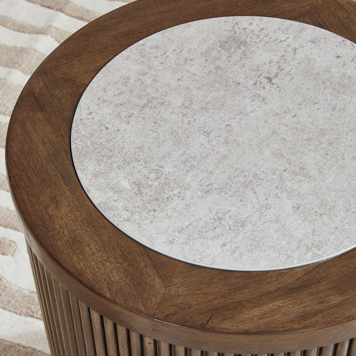 Hadonna - Round Table