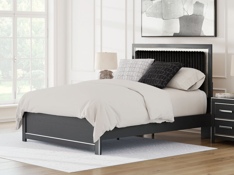 Upholstered platform bed with roll slats, dark frame and black upholstered headboard