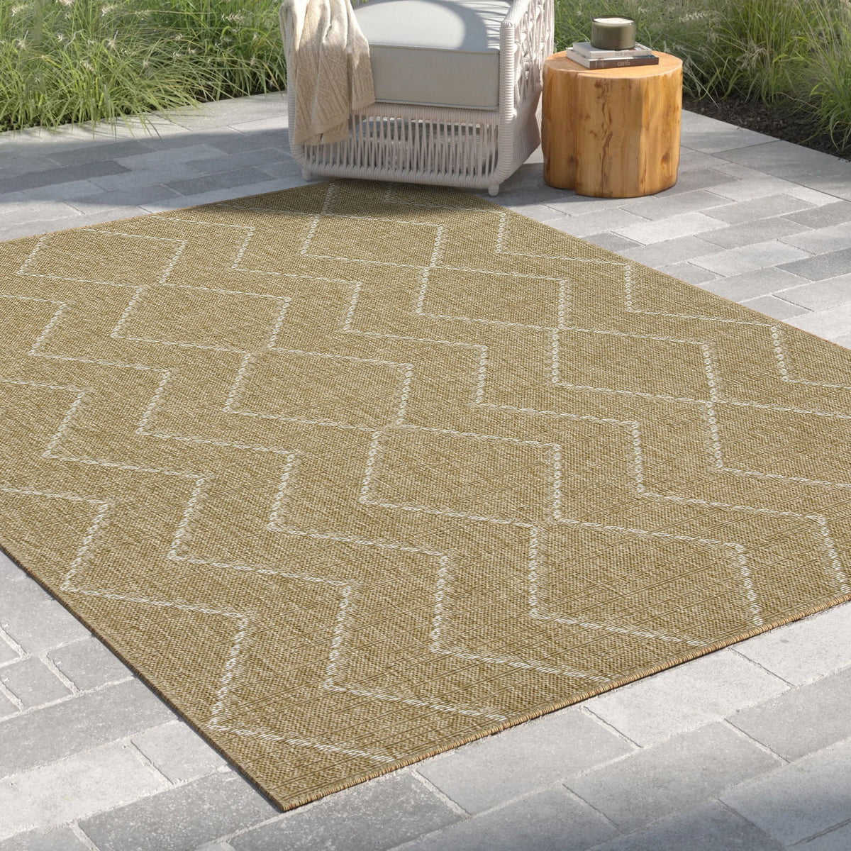 Earth - 5'3" X 7'3" Indoor, Outdoor Area Rug - Jute / White