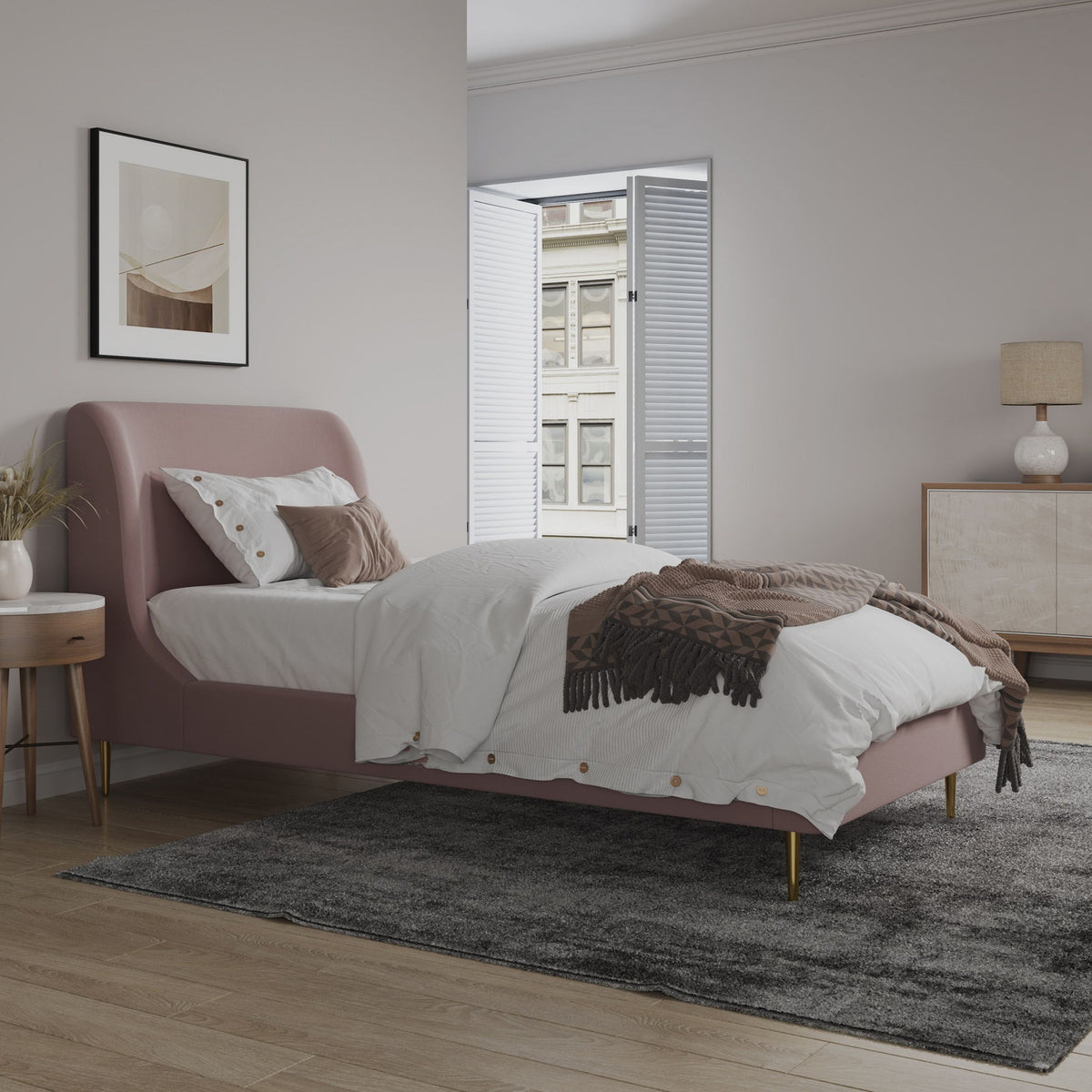 Manhattan Heather - Bed With Gold Legs