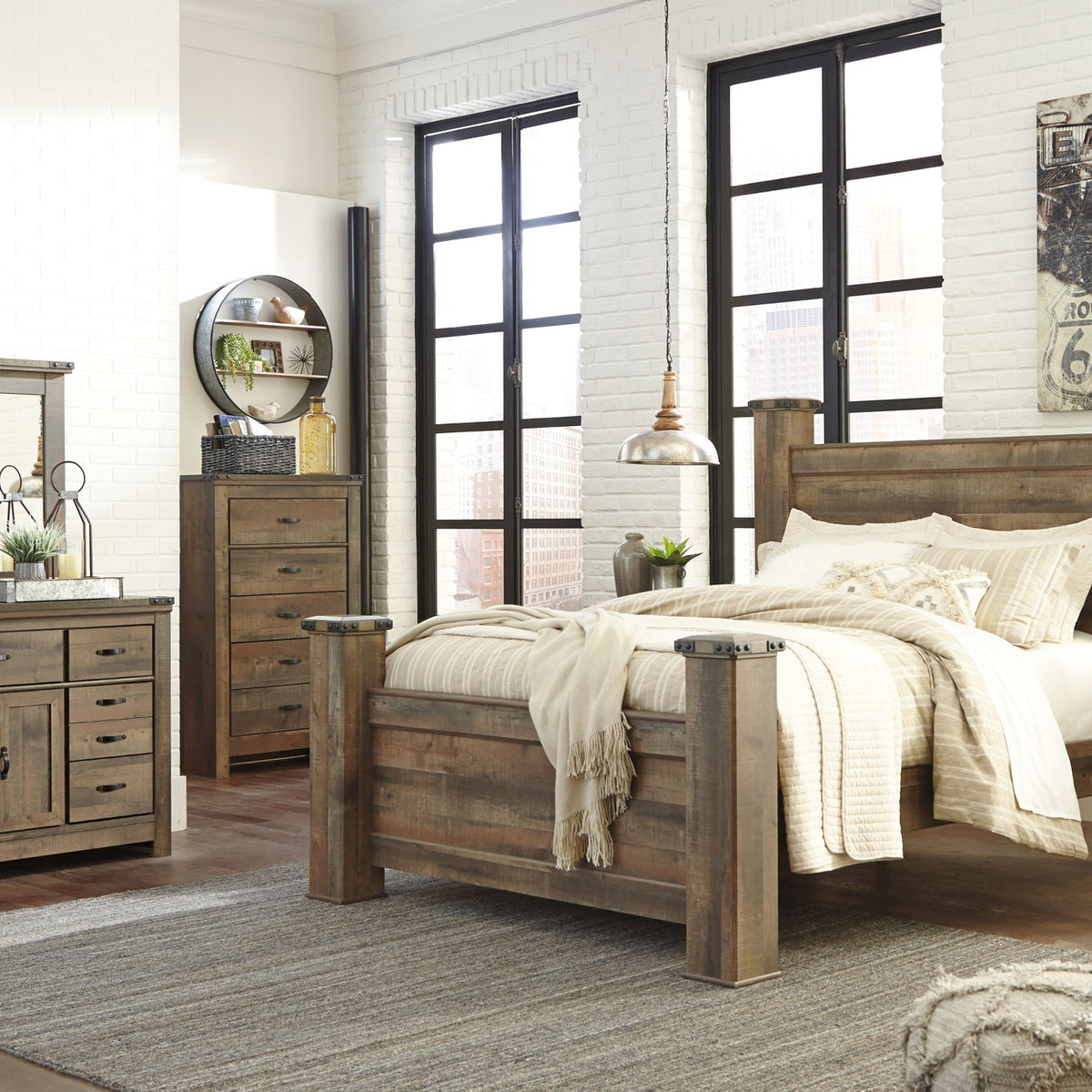 Trinell - Poster Bed