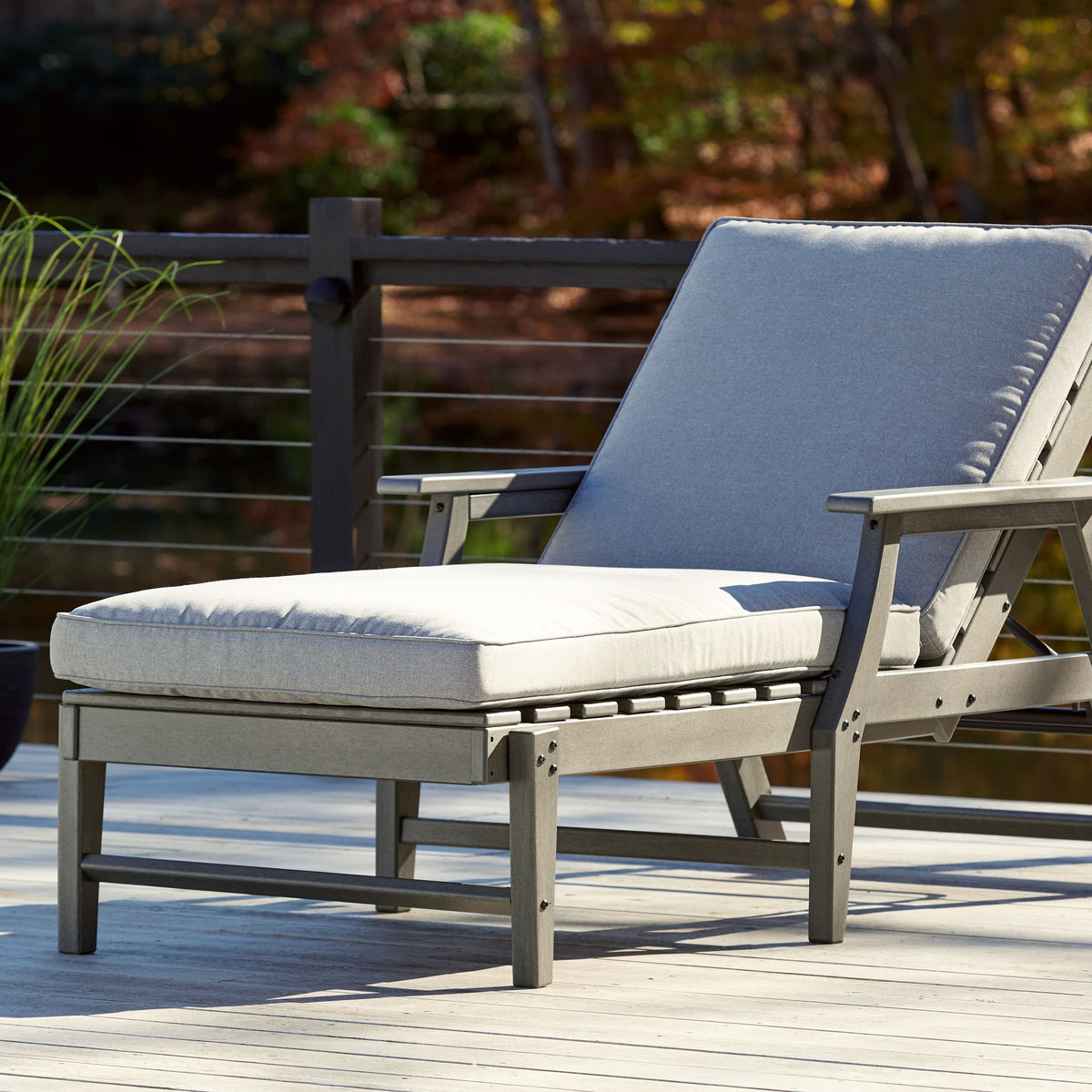 Visola - Gray - Chaise Lounge with Cushion