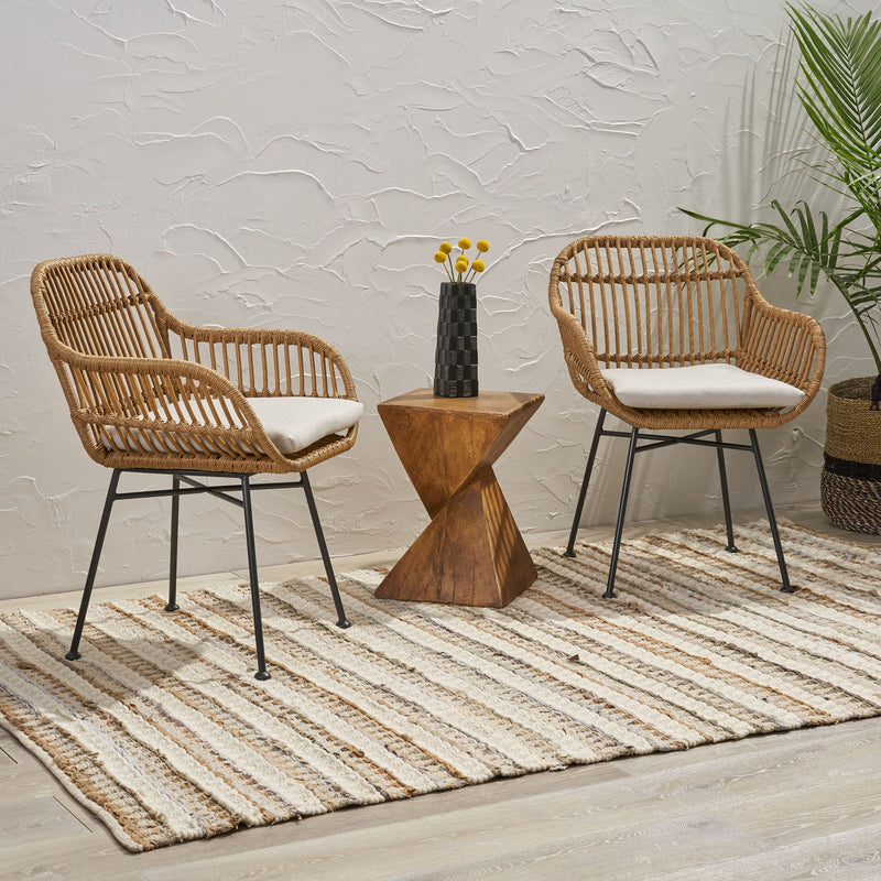 Outdoor Rattan Accent Chair With Metal Legs