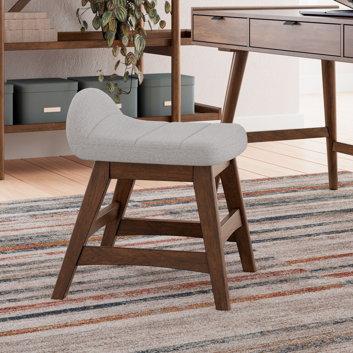 Lyncott - Light Gray / Brown - Home Office Desk Chair