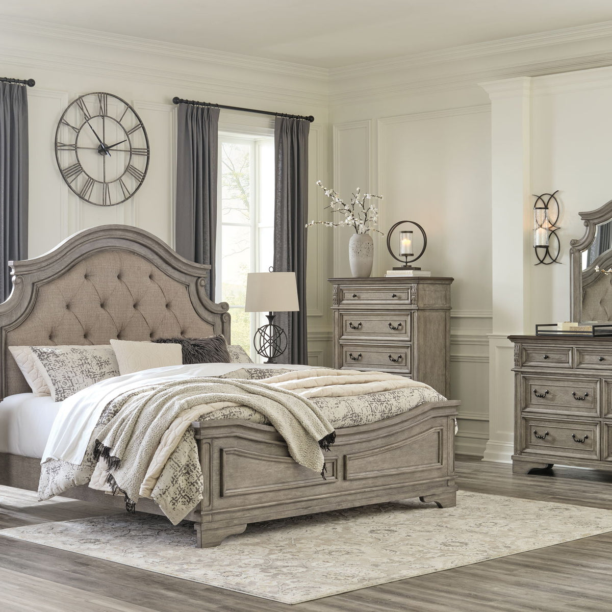 Lodenbay - Panel Bed