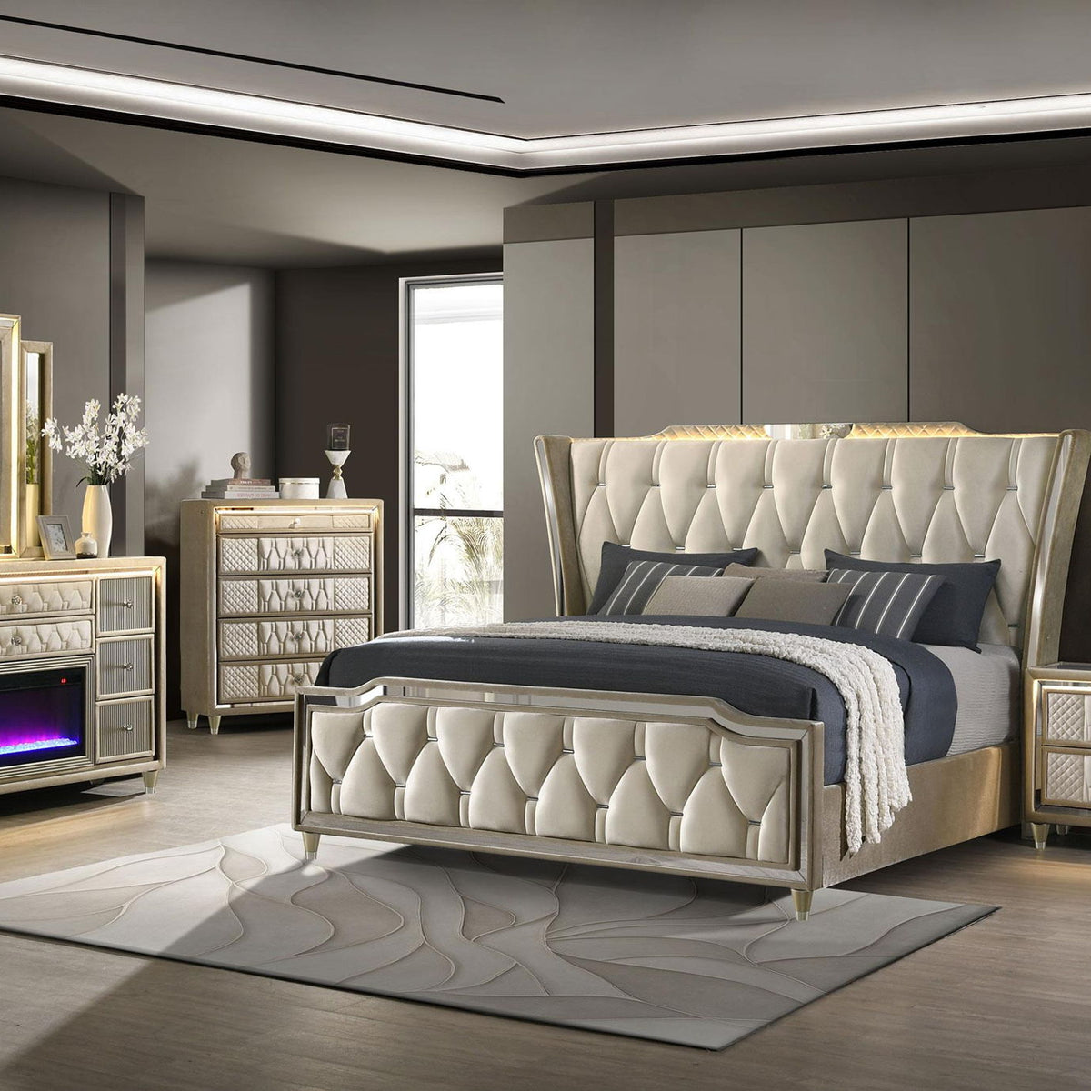 Lorient 5-piece Eastern King Bedroom Set Ivory and Camel