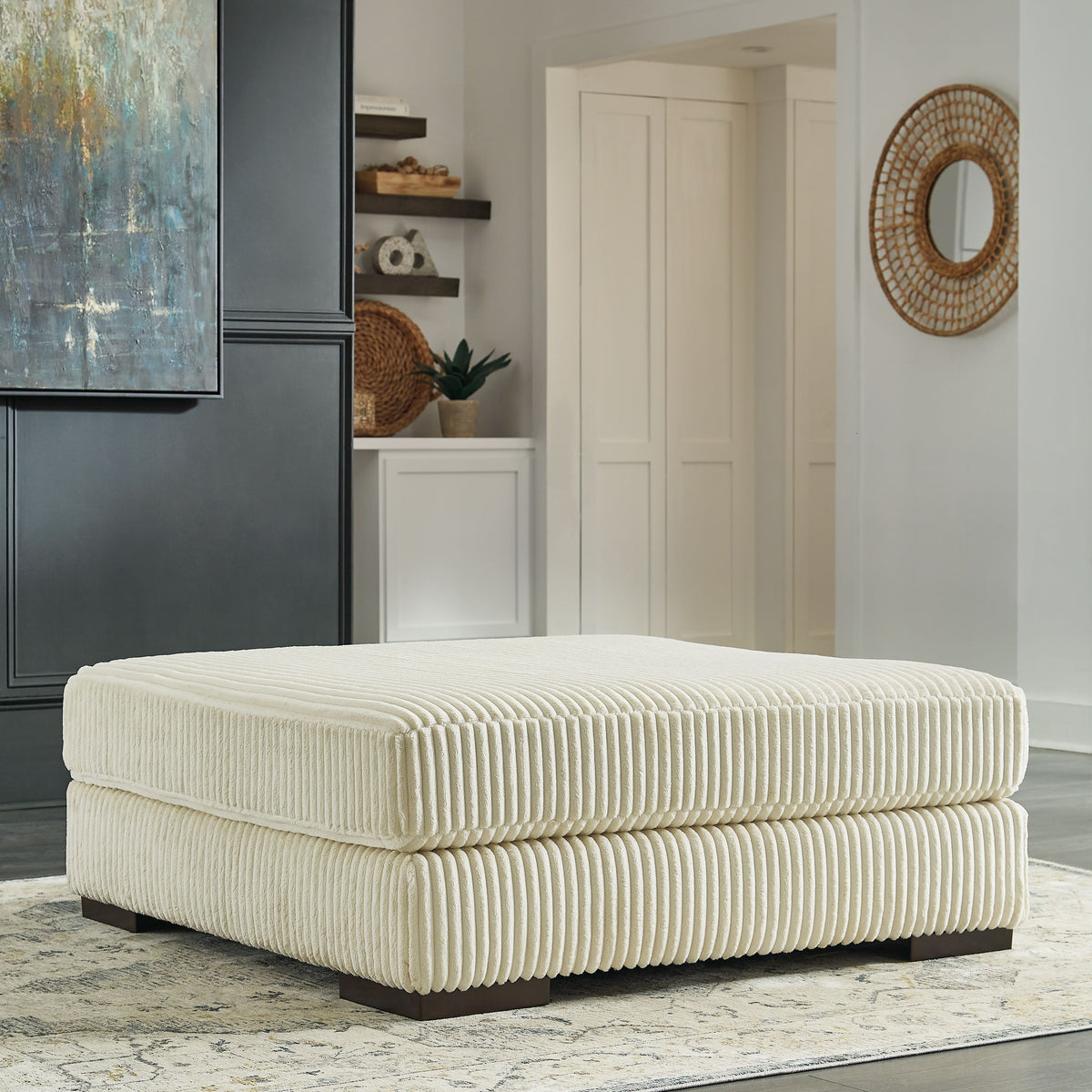 Lindyn - Oversized Accent Ottoman