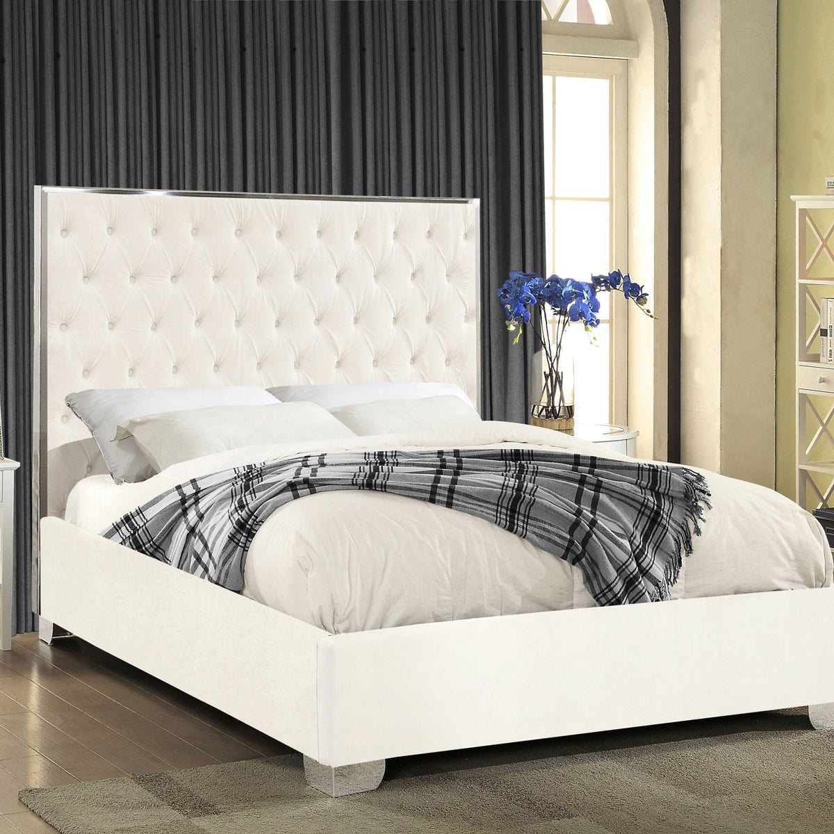 Lexi - Bed