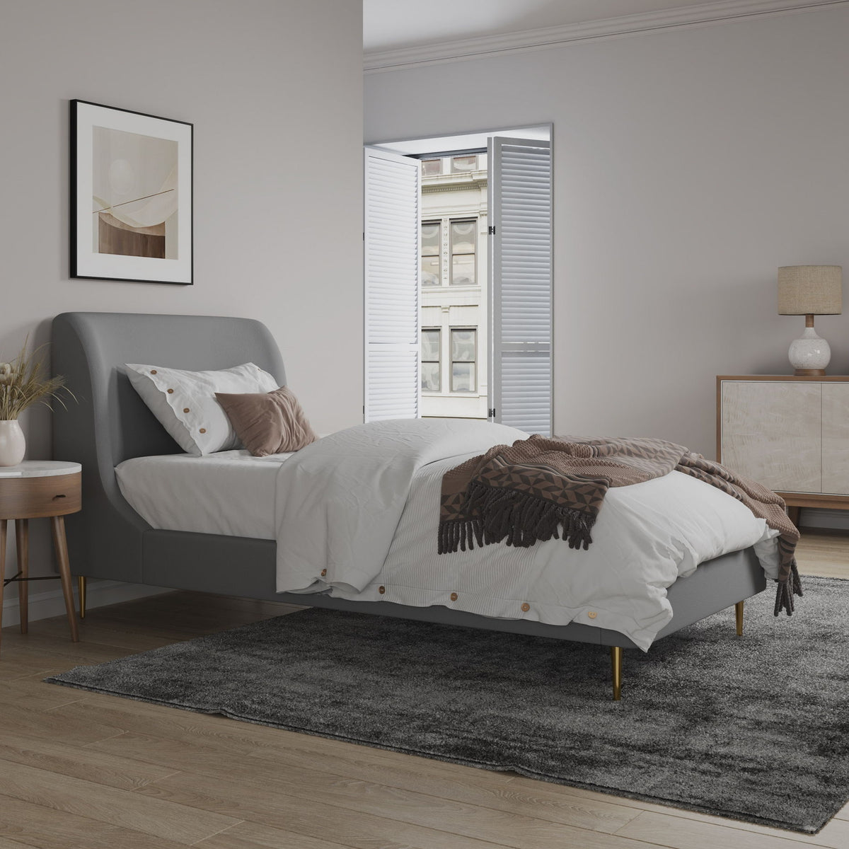 Manhattan Heather - Bed With Gold Legs