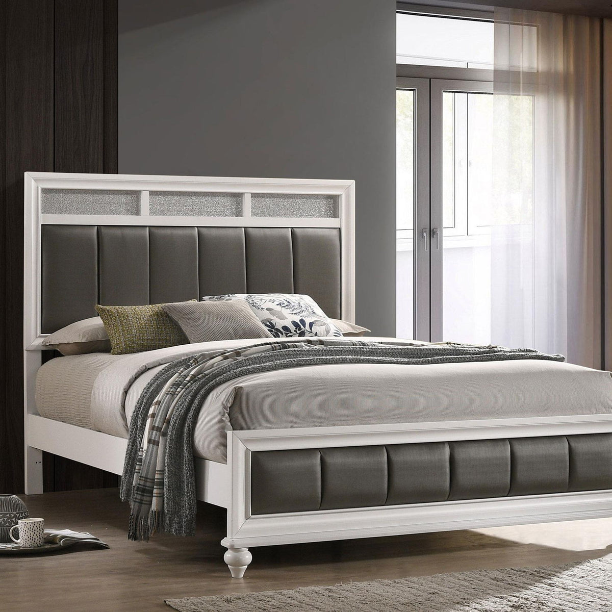 Barzini Wood Queen Panel Bed White