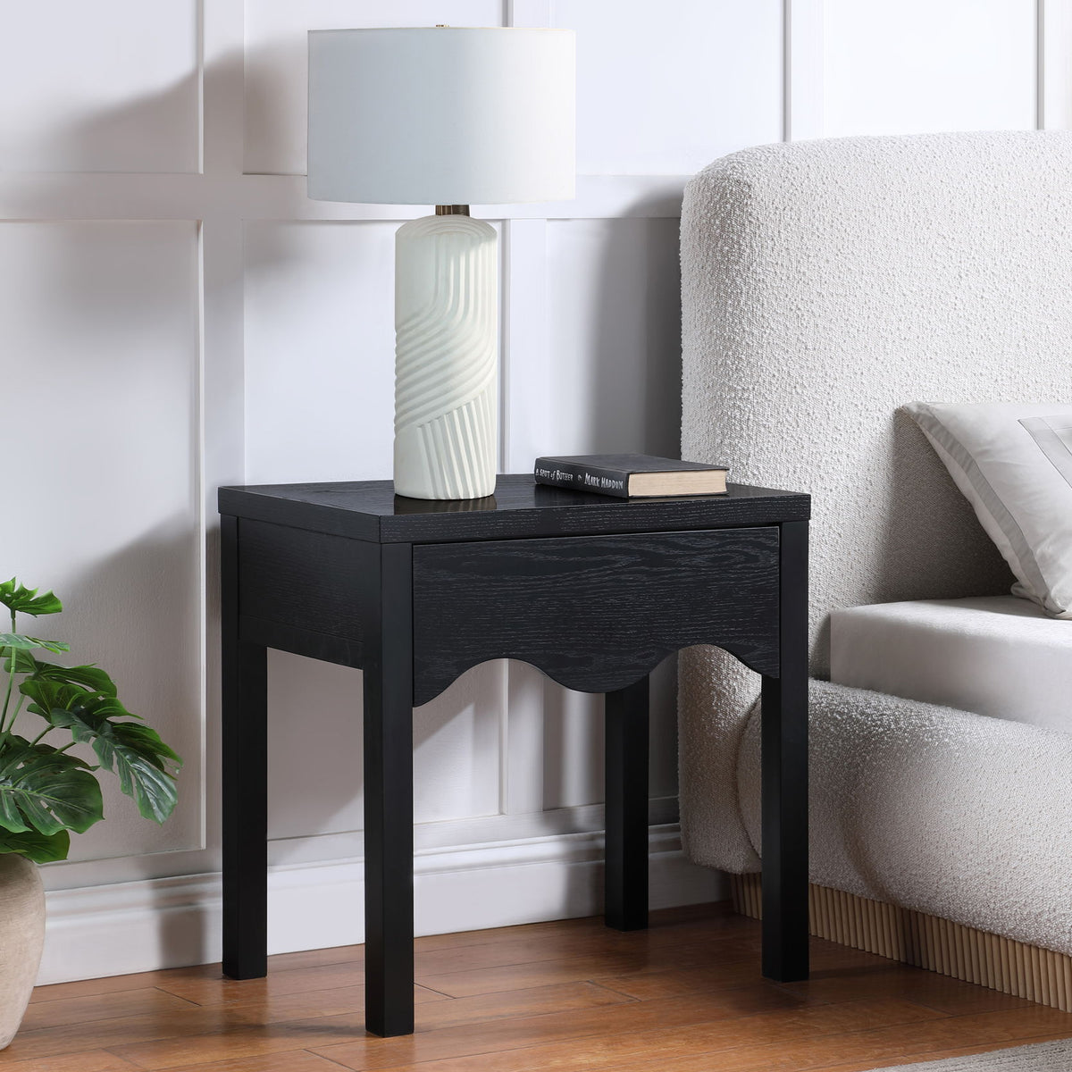 Fiora - Night Stand