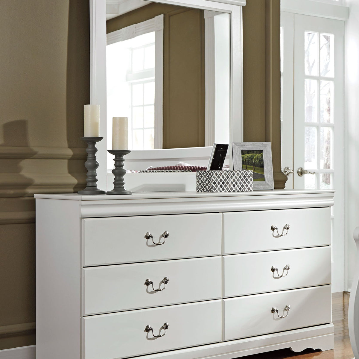 Anarasia - Sleigh Bed Set