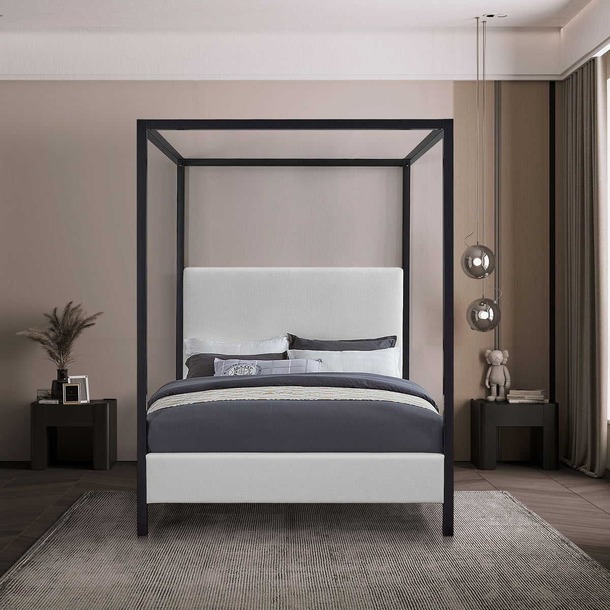 James - Canopy Bed