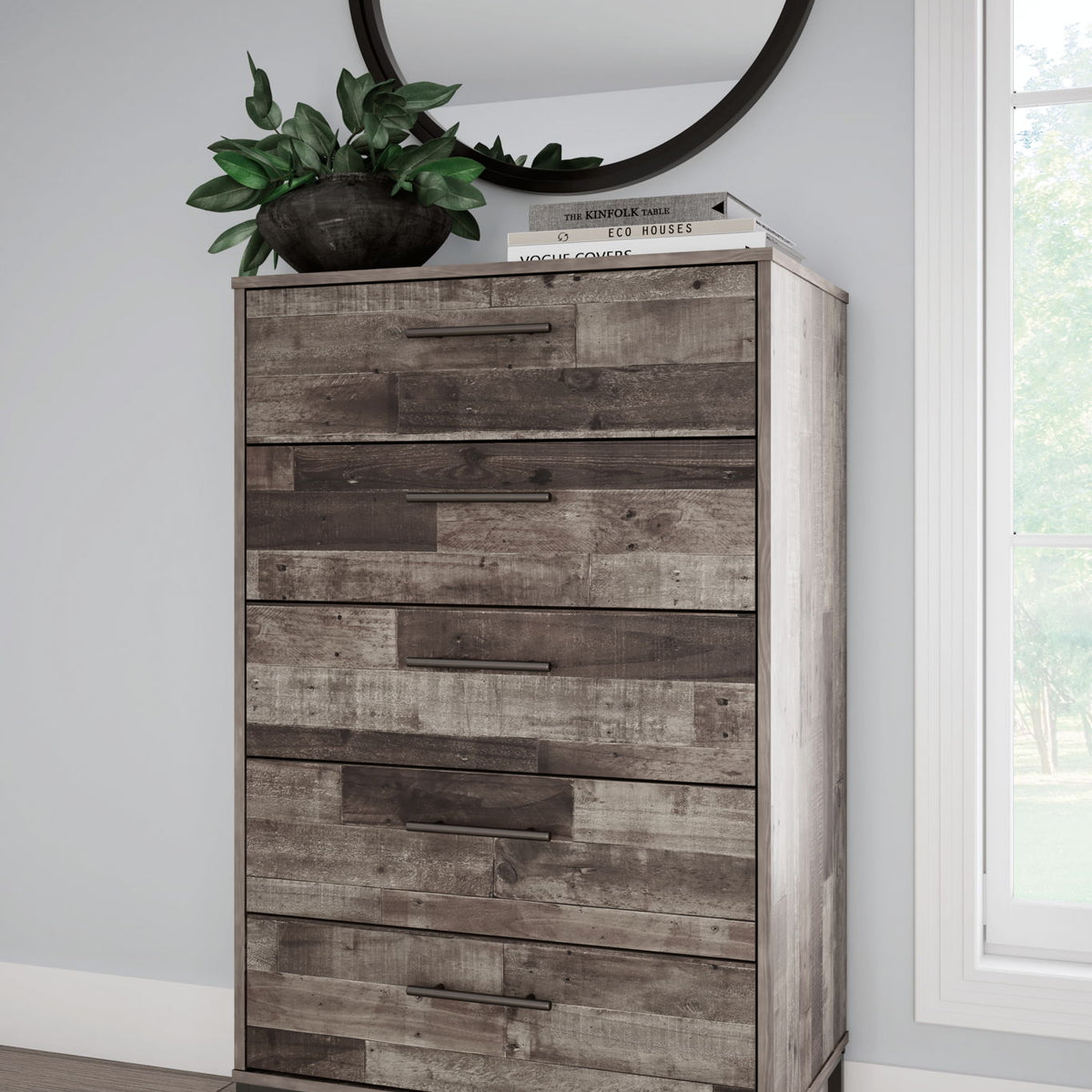 Neilsville - Five Drawer Chest - Black / Gray