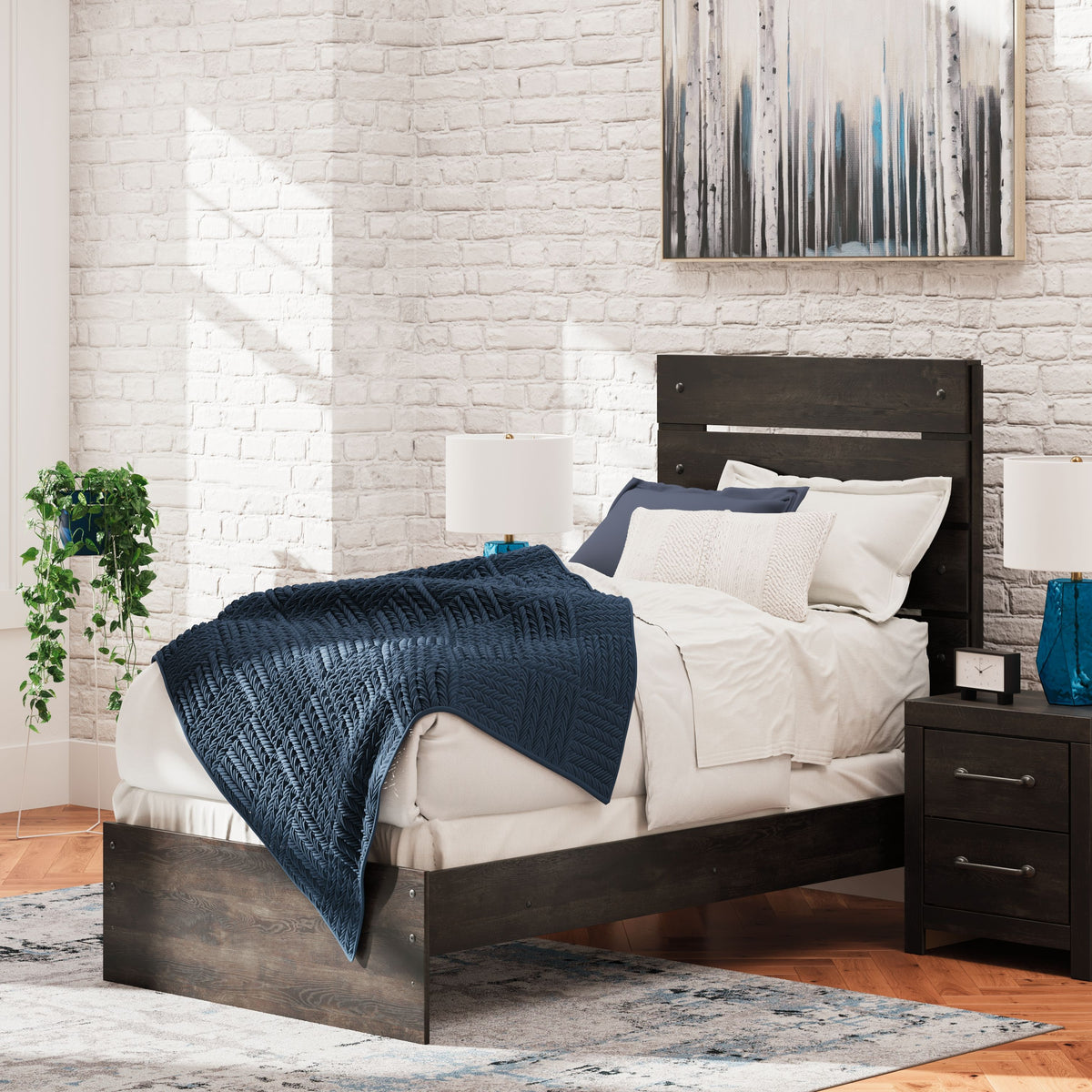 Hollivern - Panel Bed