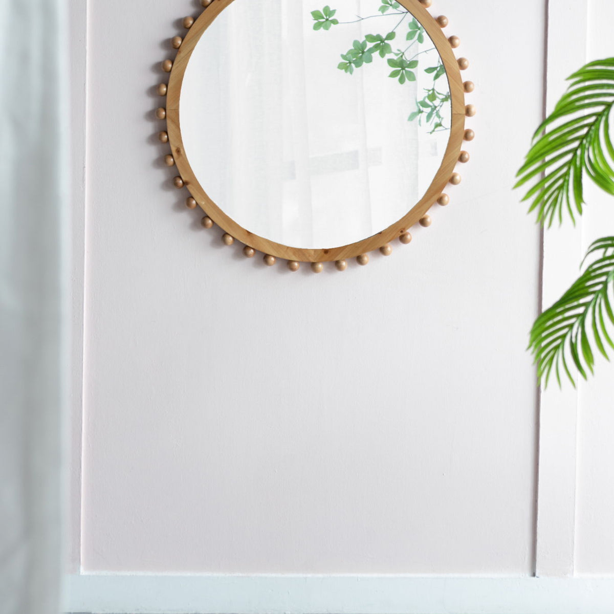 Wood Round Mirror With Beaded Frame, Circle Wall Mirror For Living Room Bedroom Entryway - Brown