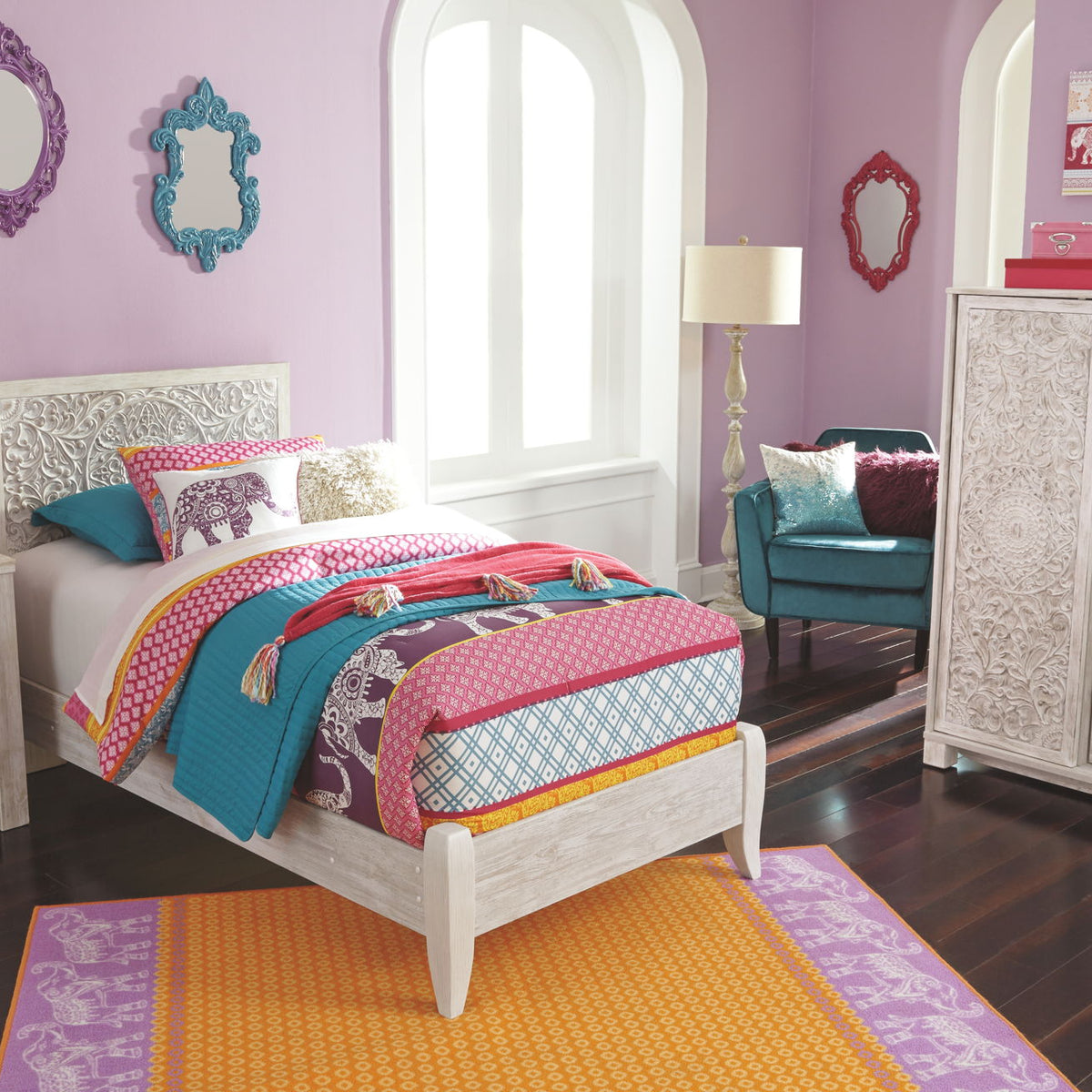 Paxberry - Panel Bed