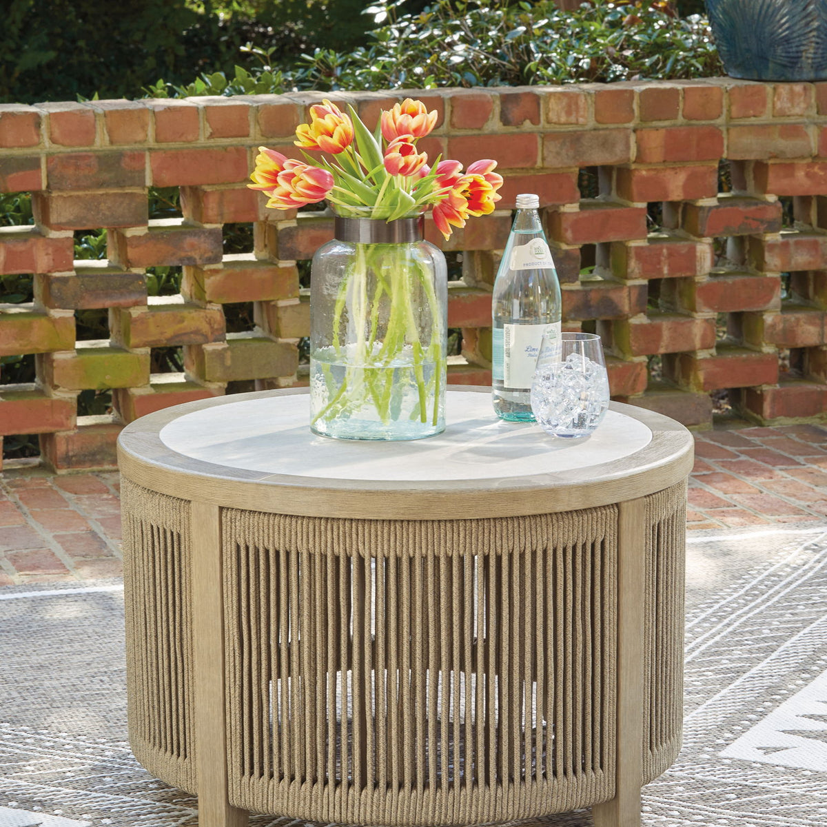 Spooners Cove - Round Cocktail Table - Beige