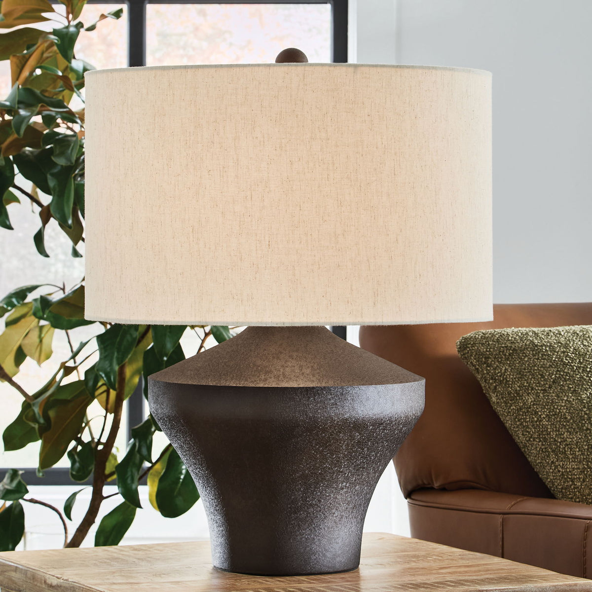 Dolanham - Metal Table Lamp - Distressed Brown