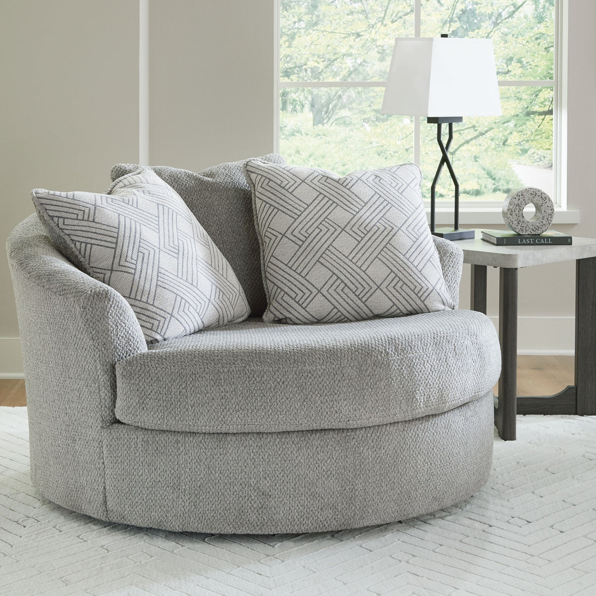 Casselbury - Oversized Swivel Accent Chair - Cement