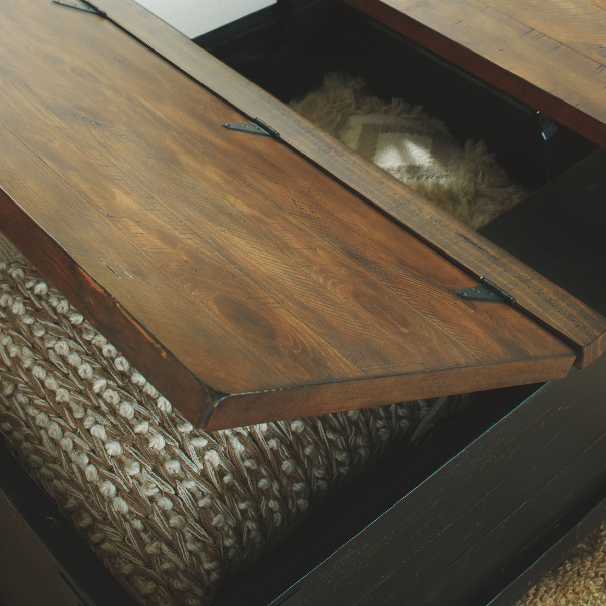 Valebeck - Black / Brown - Lift Top Cocktail Table