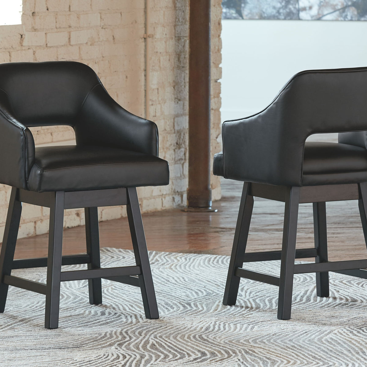 Tallenger - Upholstered Swivel Barstool (Set of 2)