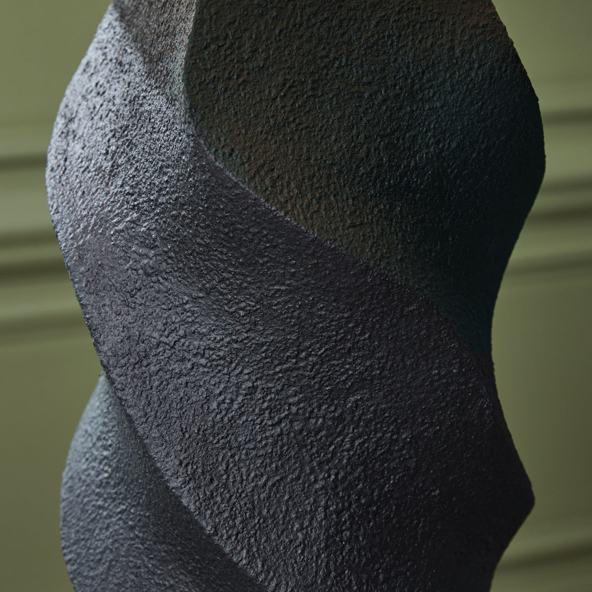 Amillion - Black - Poly Table Lamp