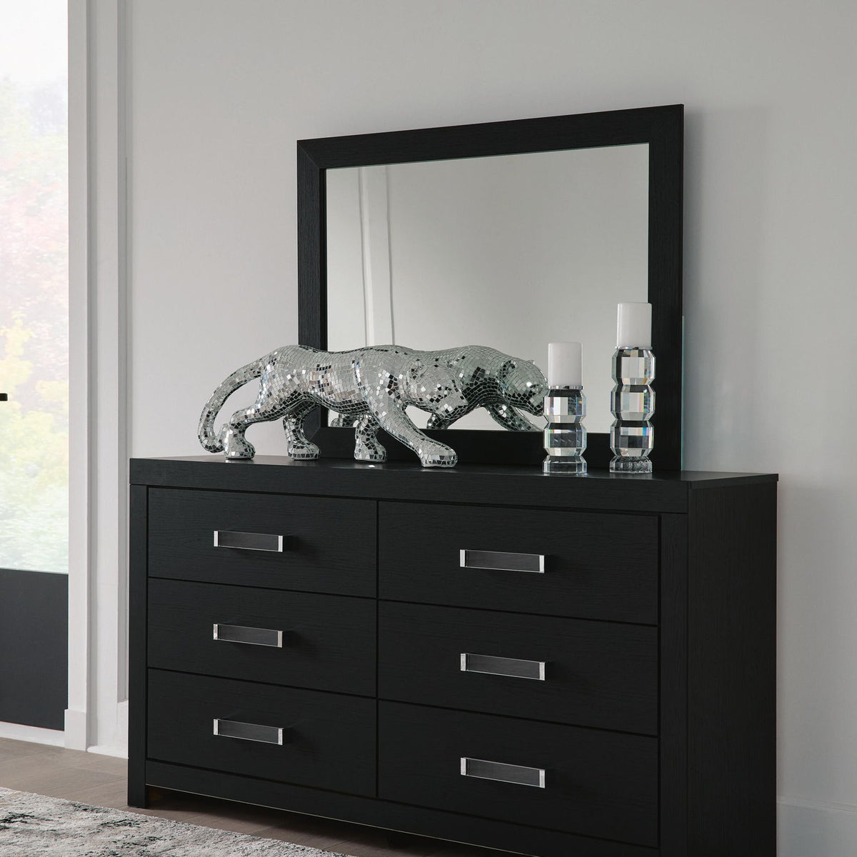 Maeling - Six Drawer Dresser