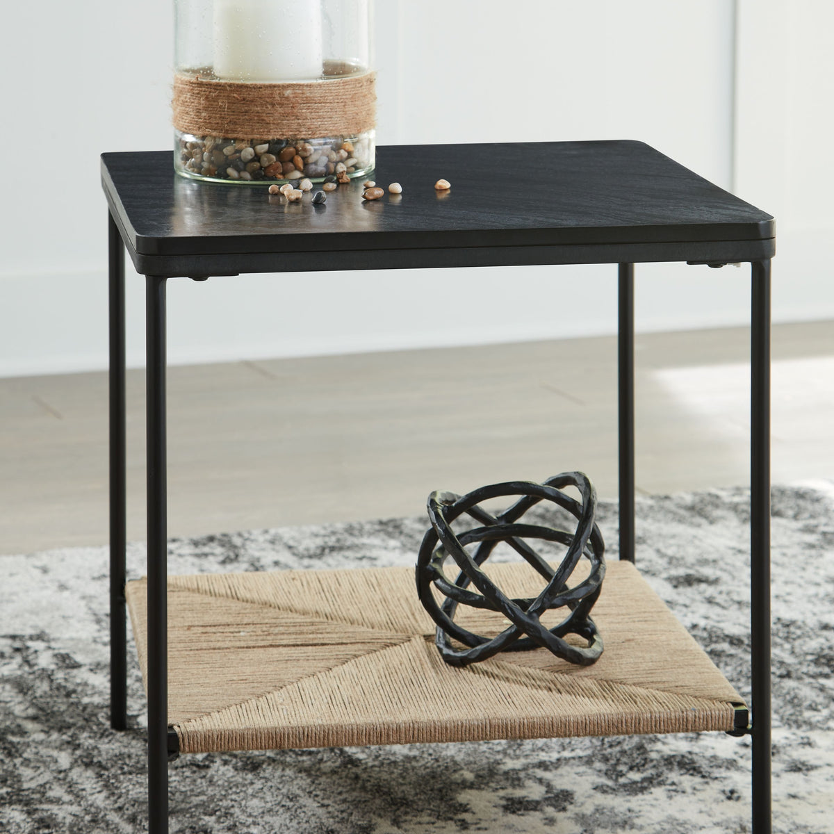 Minrich - Accent Table - Black / Natural