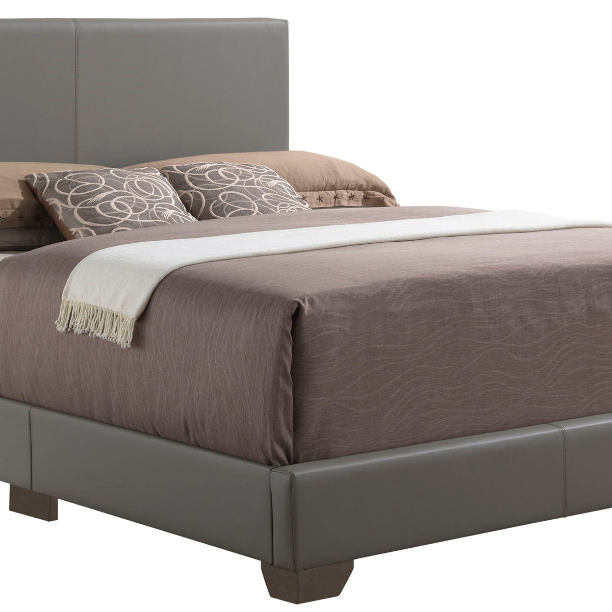 Elegant Platform Bed For Relaxed Spaces
