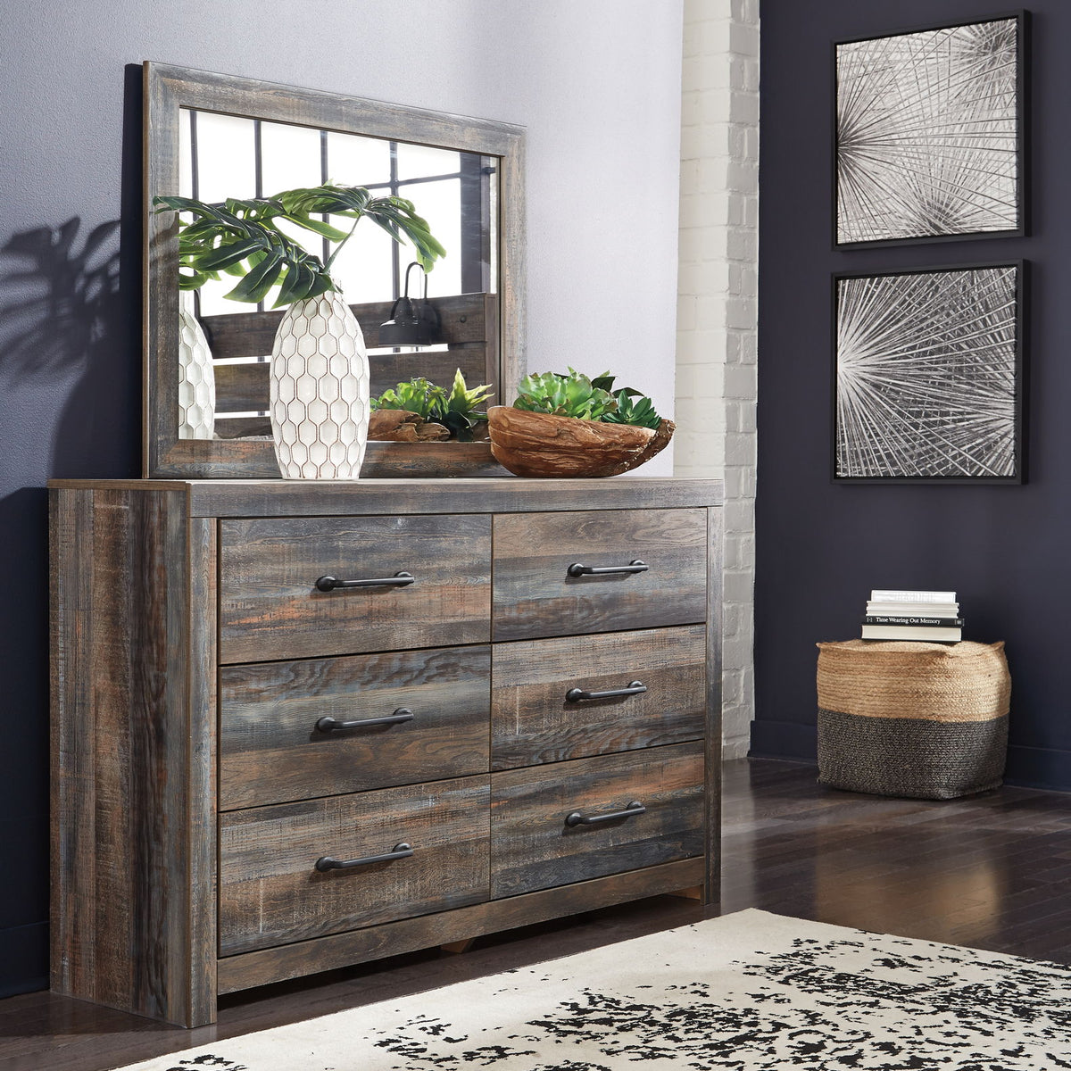 Drystan - Dresser