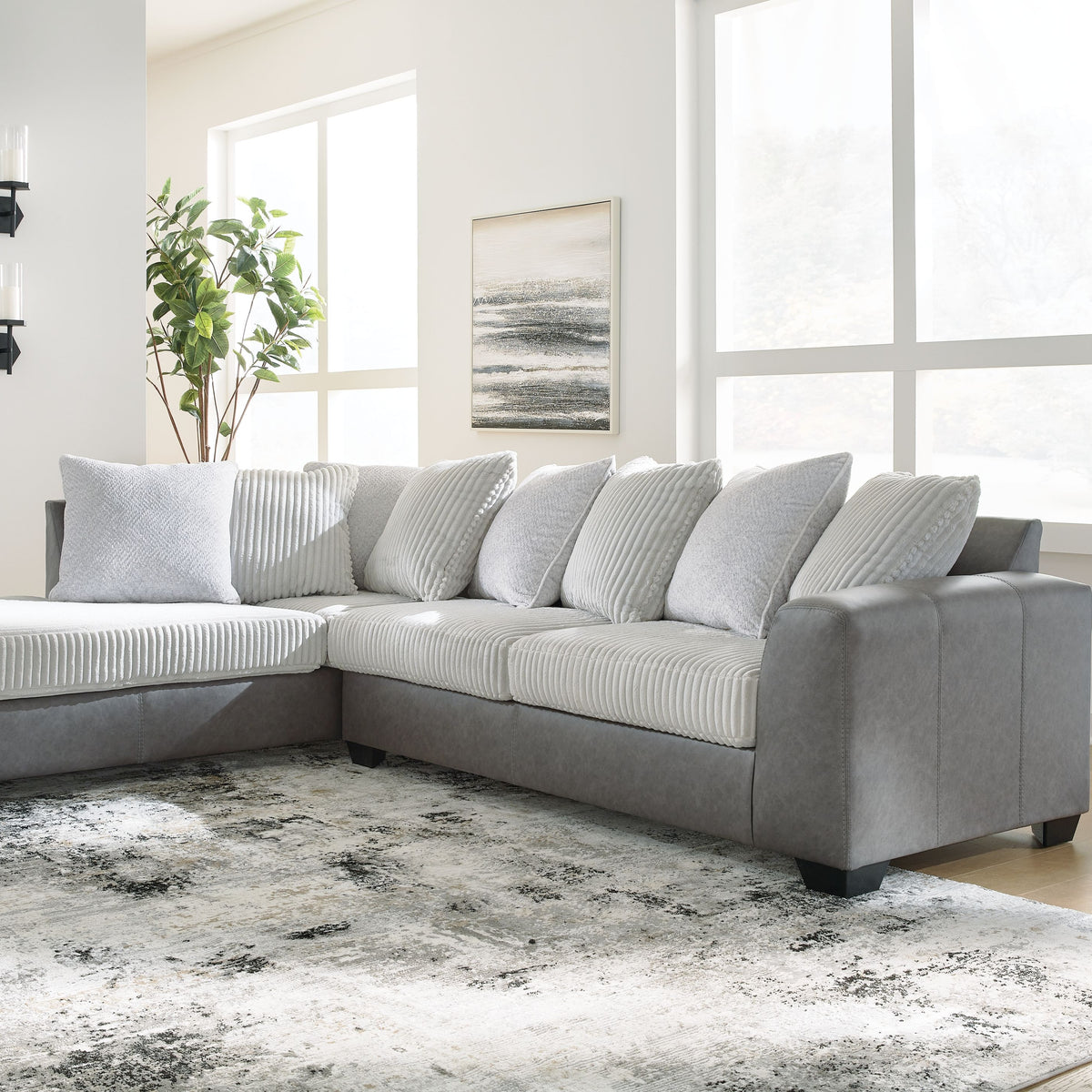Clairette Court - Sectional