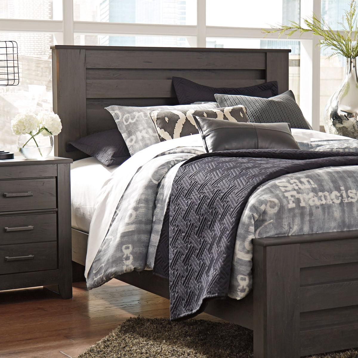 Brinxton - Panel Bed