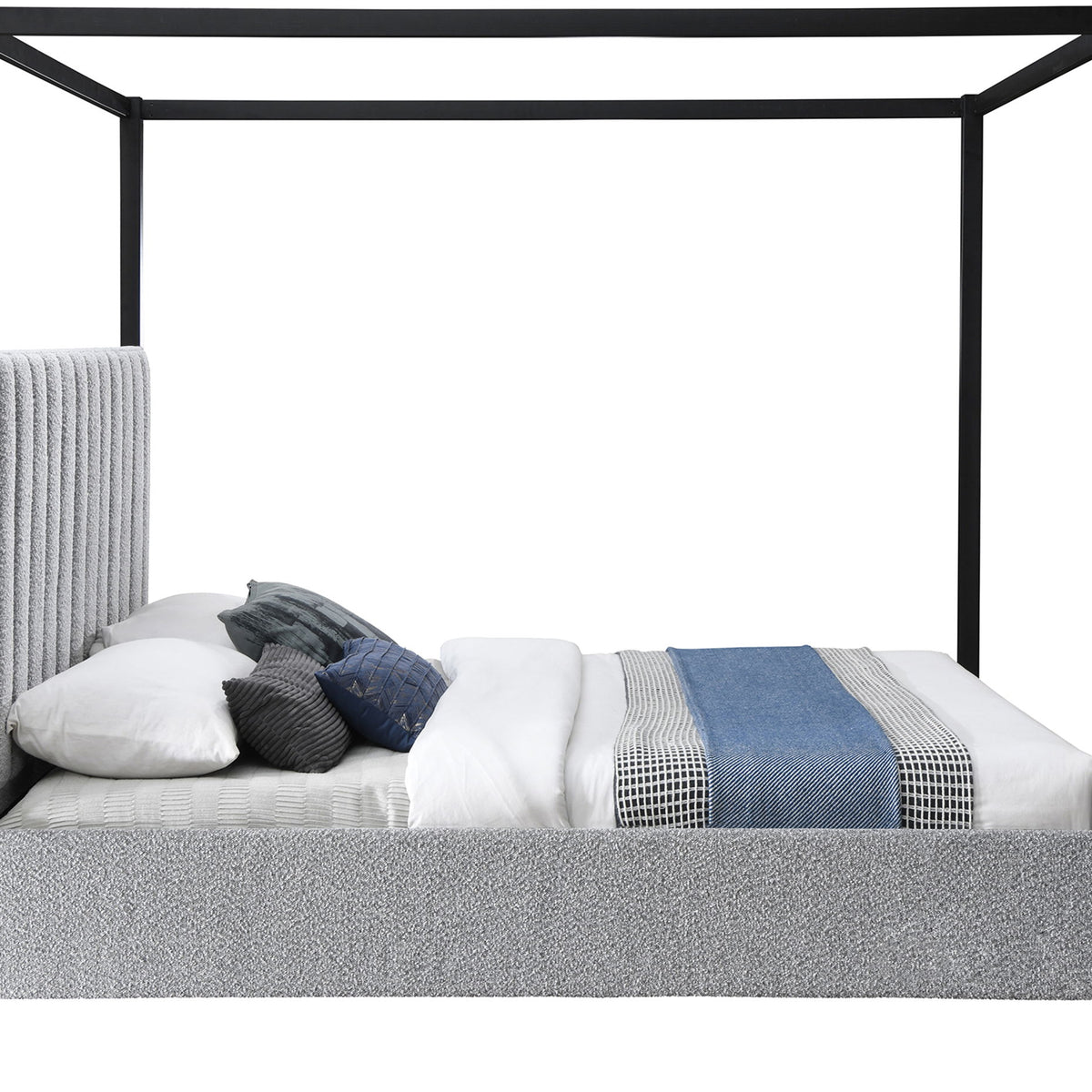 Kelly - Bed