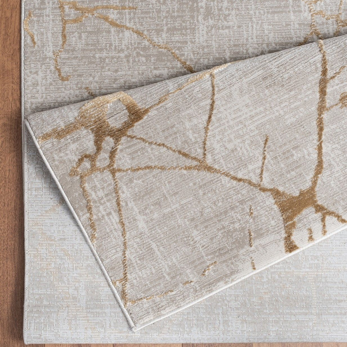 Elegance - 5'3" X 7'3" Area Rug - Gold, Polyester