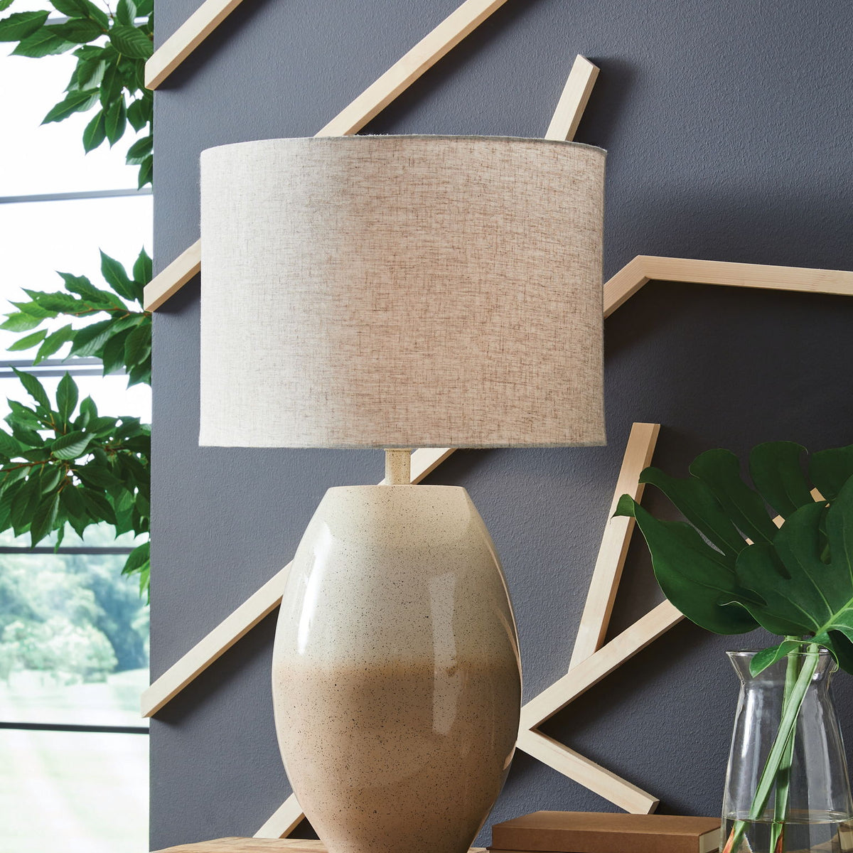 Linas - Metal Table Lamp - Cream / Beige