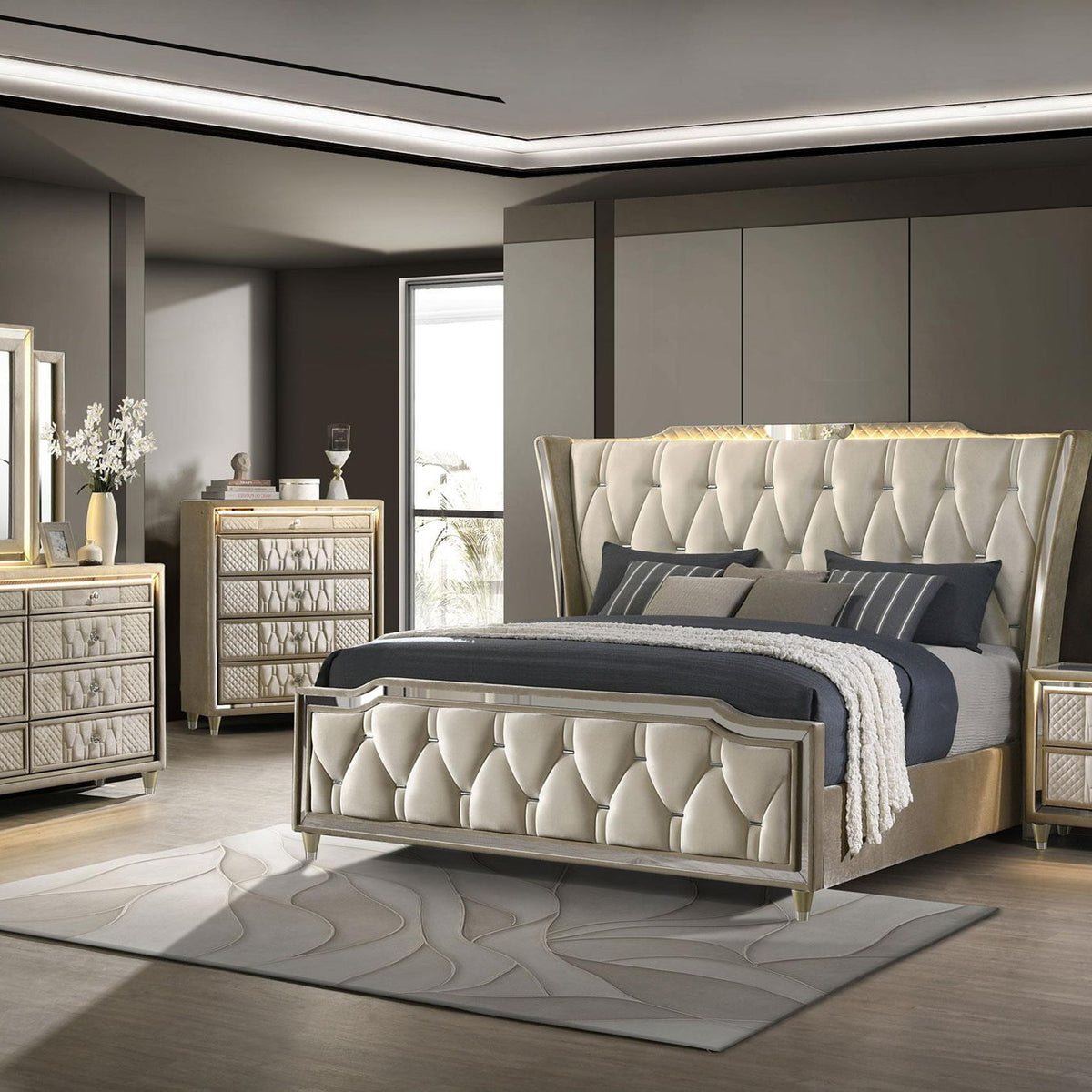 Lorient 5-piece Queen Bedroom Set Ivory and Camel