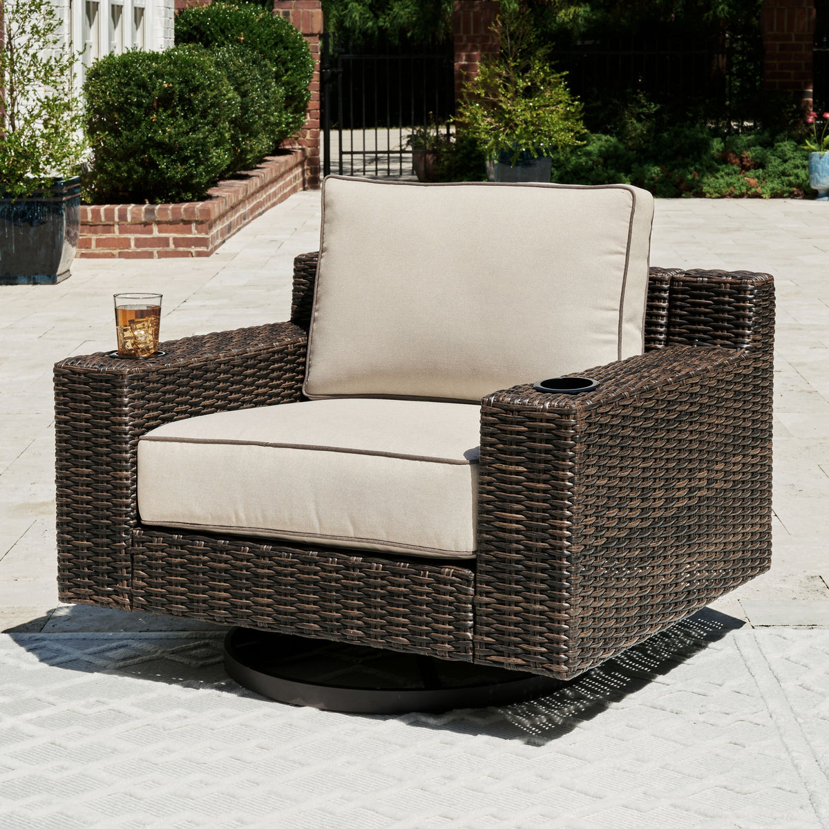 Coastline Bay - Brown - Swivel Lounge W/ Cushion