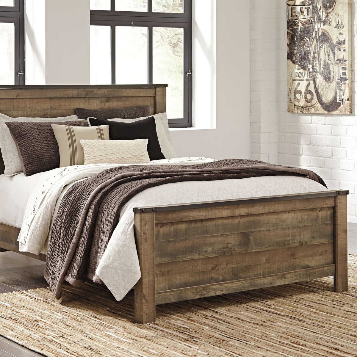 Trinell - Panel Bed
