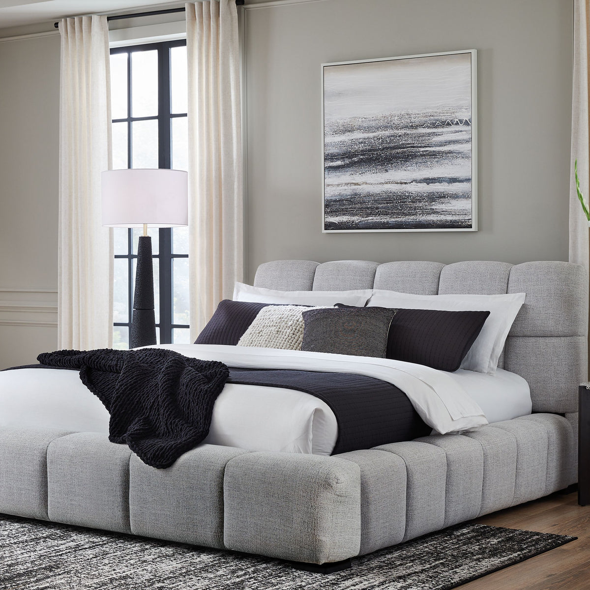 Grendusk - Upholstered Bed