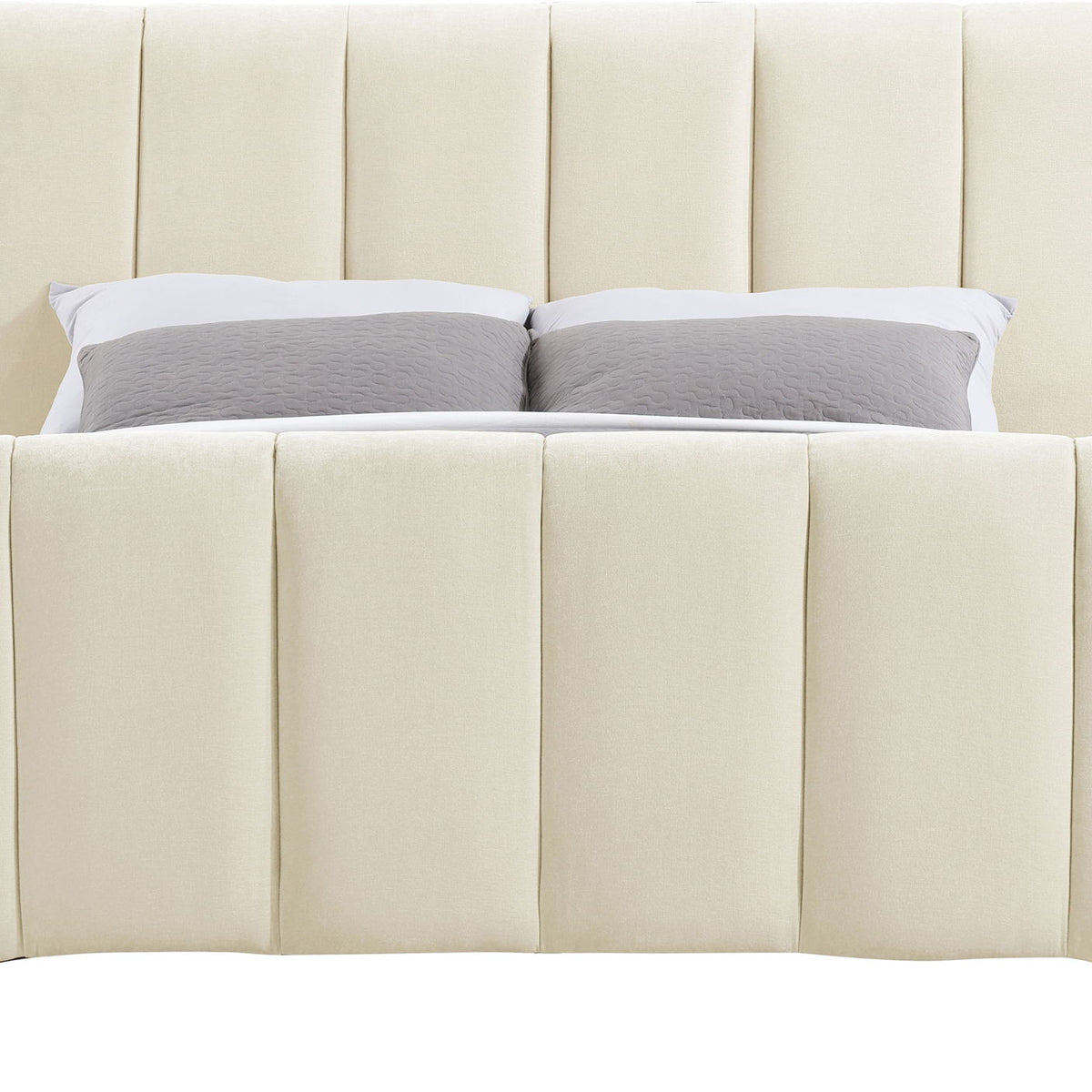 Camila - Bed
