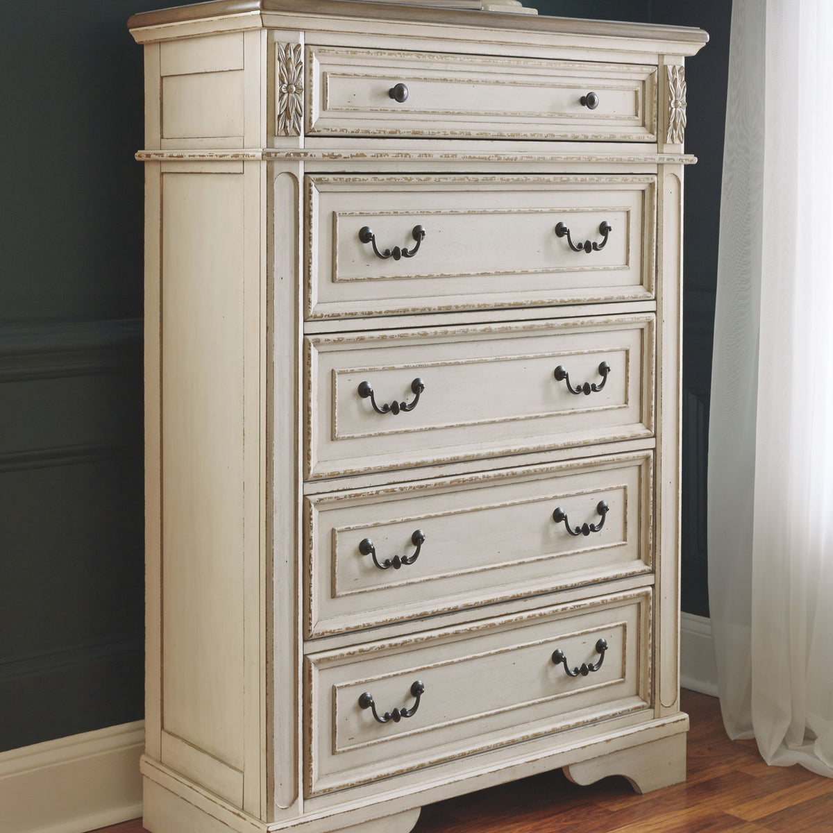 Realyn - Panel Bedroom Set