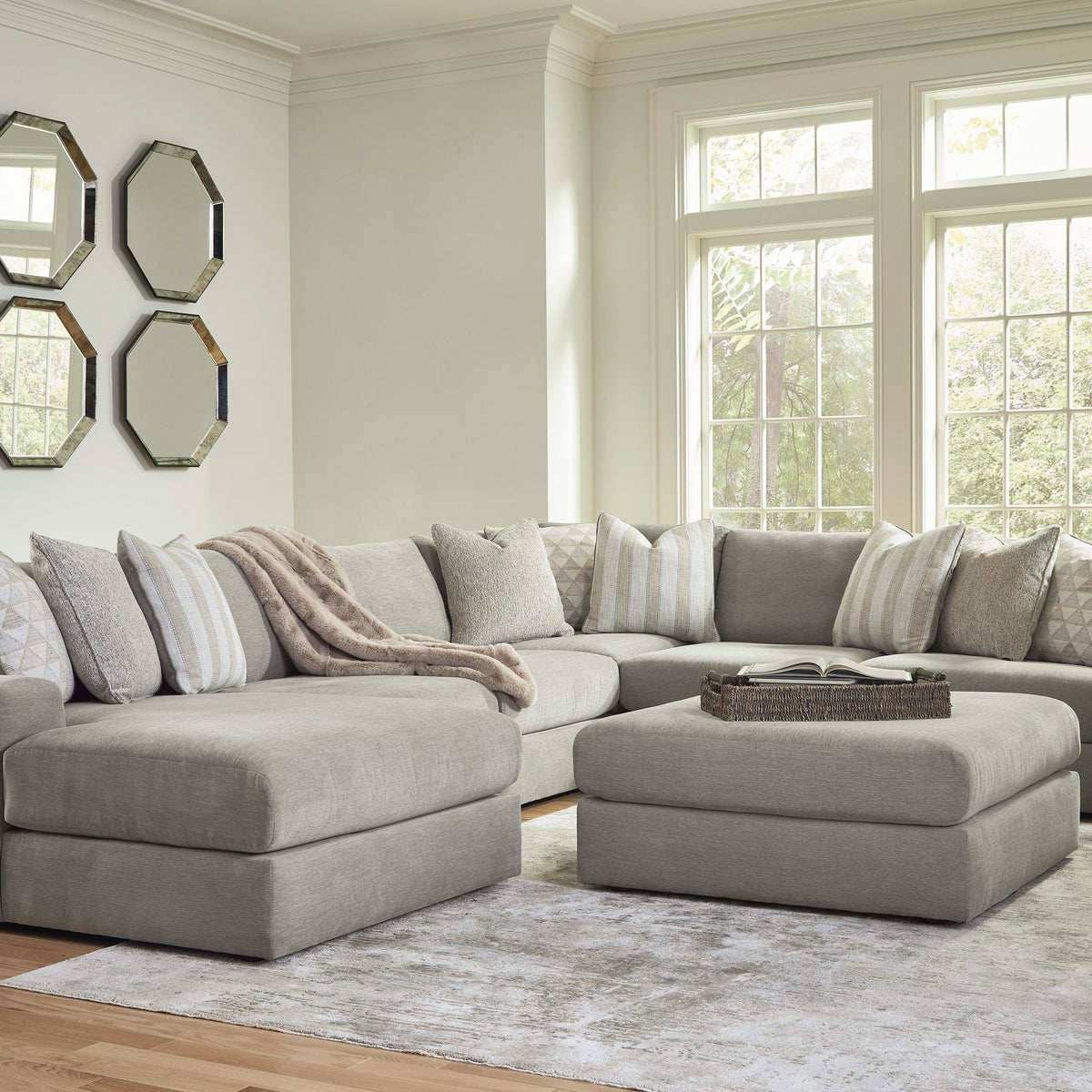 Avaliyah - Living Room Set