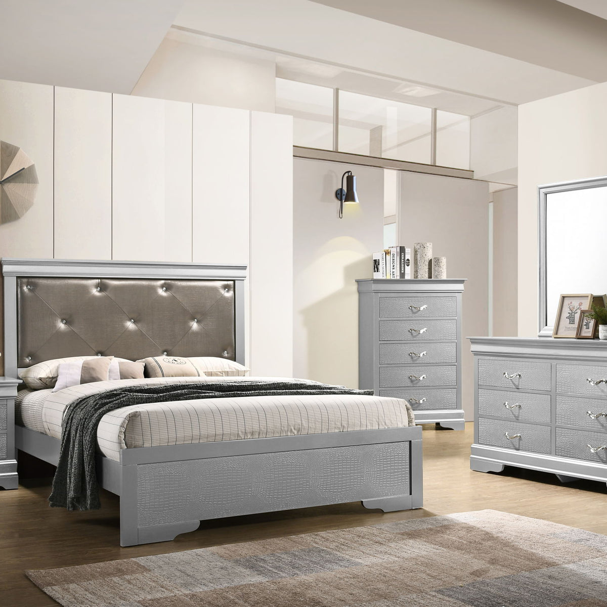Chic Elegantly Designed Transitional Bed